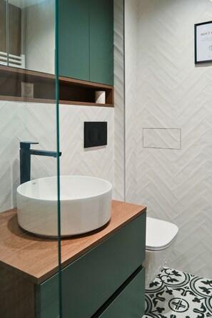Bathroom - Quiet & Stylish Apartment in Central Sofia (Sofia)
