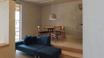 Suite Deluks, beranda, pemandangan kebun | Area keluarga