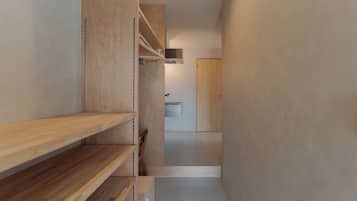 Standard Double Room, Lanai, Garden View | Interior