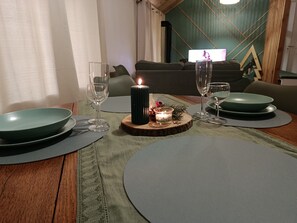 Dining - Vrbo Property (Besse-et-Saint-Anastaise)