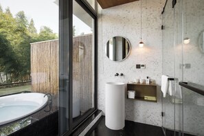 Bathroom - Moganshan spring Resort Homestay (Huzhou)