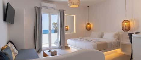 Premium bedding, laptop workspace, free cots/infant beds, free WiFi