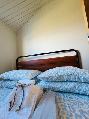 3 chambres, fer et planche à repasser, accès à Internet