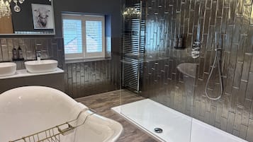 Double Room (The Flower Shop) | Bathroom