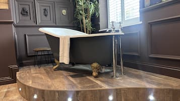 Double Room (The W Room) | Individually decorated, individually furnished, iron/ironing board