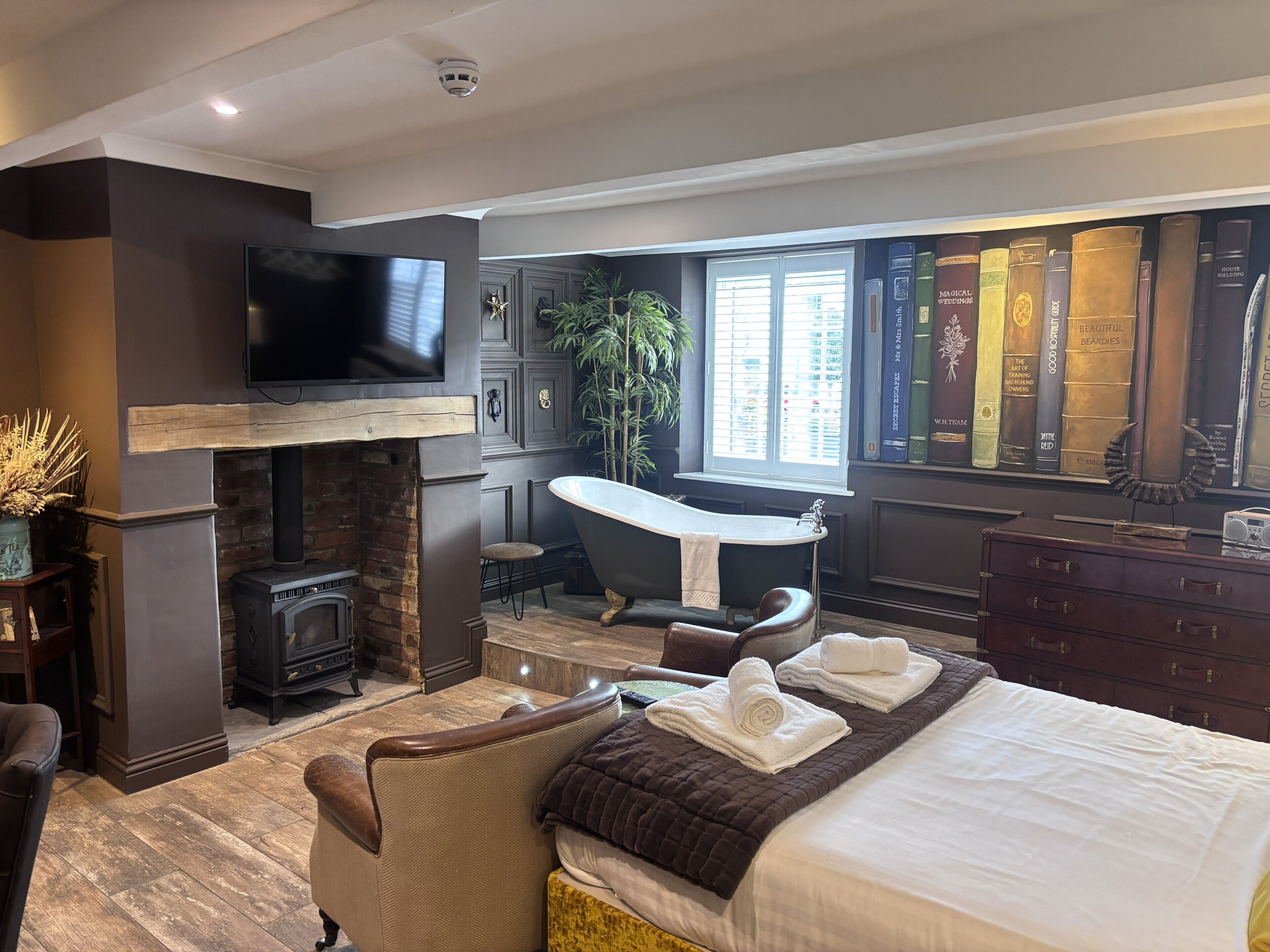 Individually decorated, individually furnished, bed sheets