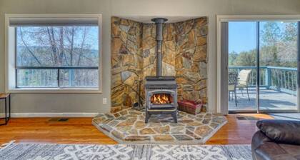 5 Bdr Yosemite Peaks Views, Vaulted Ceilings