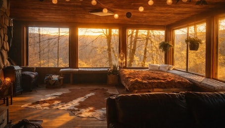1 室のベッドルーム、アイロン / アイロン台、WiFi、ベッドシーツ. Chalet Hüttenzauber – Tranquil Forest Retreat with Authentic Charm