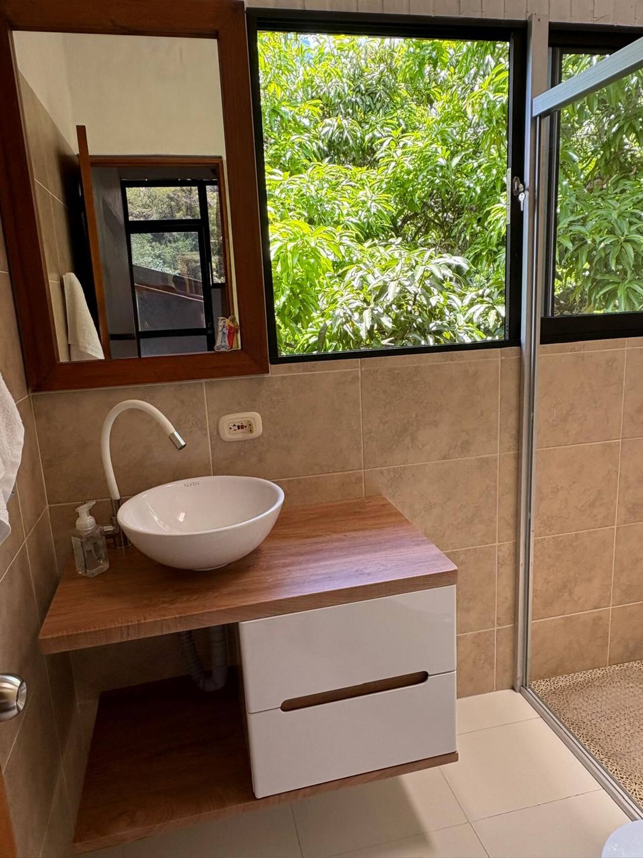 Shower, towels