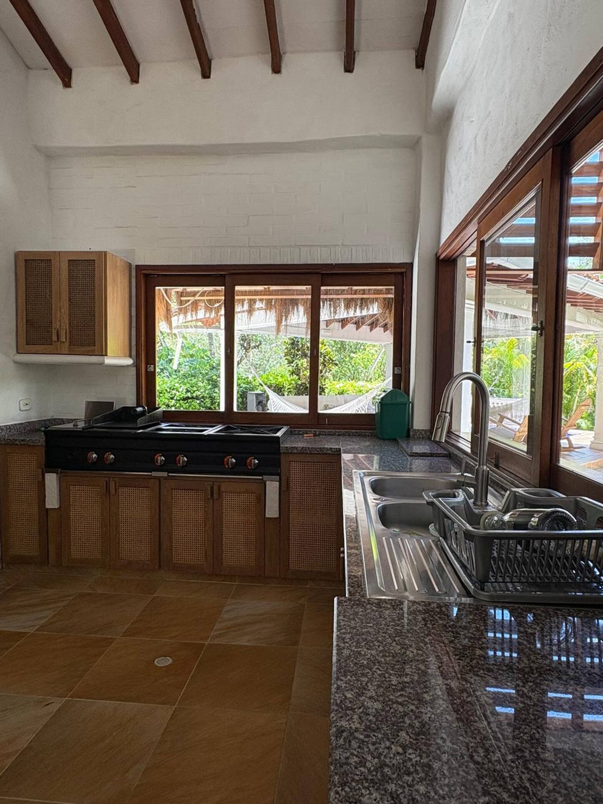 Fridge, microwave, oven, coffee/tea maker