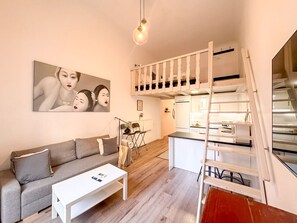 Living area - Stay in the heart of Sol- APT D (Madrid)