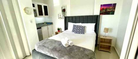 1 bedroom, iron/ironing board, Internet, bed sheets