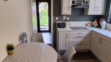 Fridge, microwave, stovetop, toaster