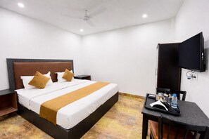 Room - Roomshala Kasa Palace (New Delhi)