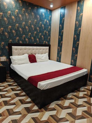 In-room safe, blackout drapes, soundproofing, iron/ironing board