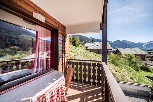 Apartment 'Douceur Alpestre' with Mountain View and Balcony