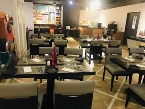 Dining - Inventree Hotel Bangalore (BENGALURU)