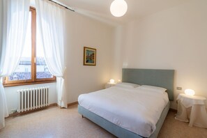 5 bedrooms, iron/ironing board, travel cot - Noble residence overlooking Piazza Erbe (Verona)