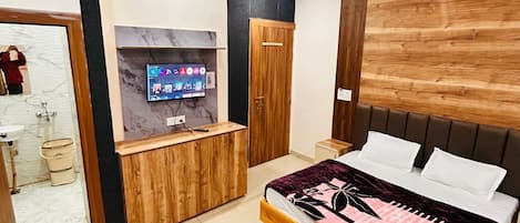 Double or Twin Room | Iron/ironing board, free WiFi