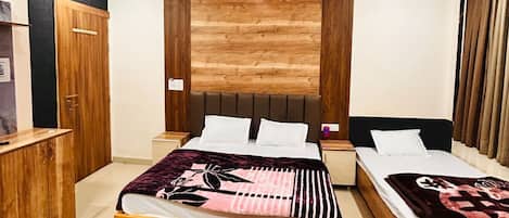 Double or Twin Room | Iron/ironing board, free WiFi