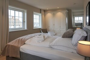 3 bedrooms, iron/ironing board, WiFi, bed sheets - Inselhüs - Inselhüs on Sylt: family-friendly, 150 m², wood-burning stove & (Wenningstedt-Braderup (Sylt))