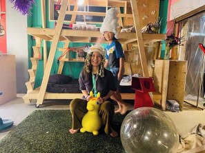 Children’s area - 2-Floor Creative Home | 5 - 8 Guests | 6 min Shibuya (Shinagawa-ku)