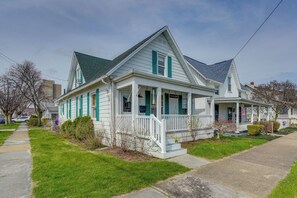 Exterior - Explore Dtwn Sandusky! Unique Lake Erie Getaway (Sandusky)