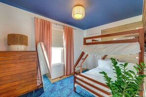 Room - Explore Dtwn Sandusky! Unique Lake Erie Getaway (Sandusky)