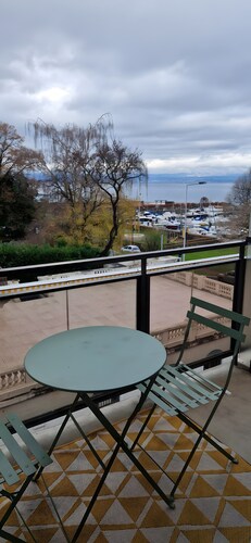 Studio Apartment 'Moderne Évian, Lac Et Therme' with Lake View, Balcony and Wi-Fi