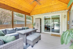 Outdoor dining - 6 Mi to GEHA Field! Family Home w/ Screened Porch (Independence)