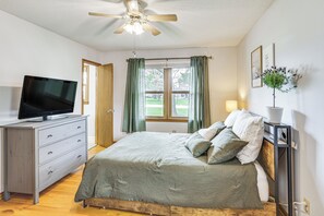 3 habitaciones, tabla de planchar con plancha, internet y ropa de cama 