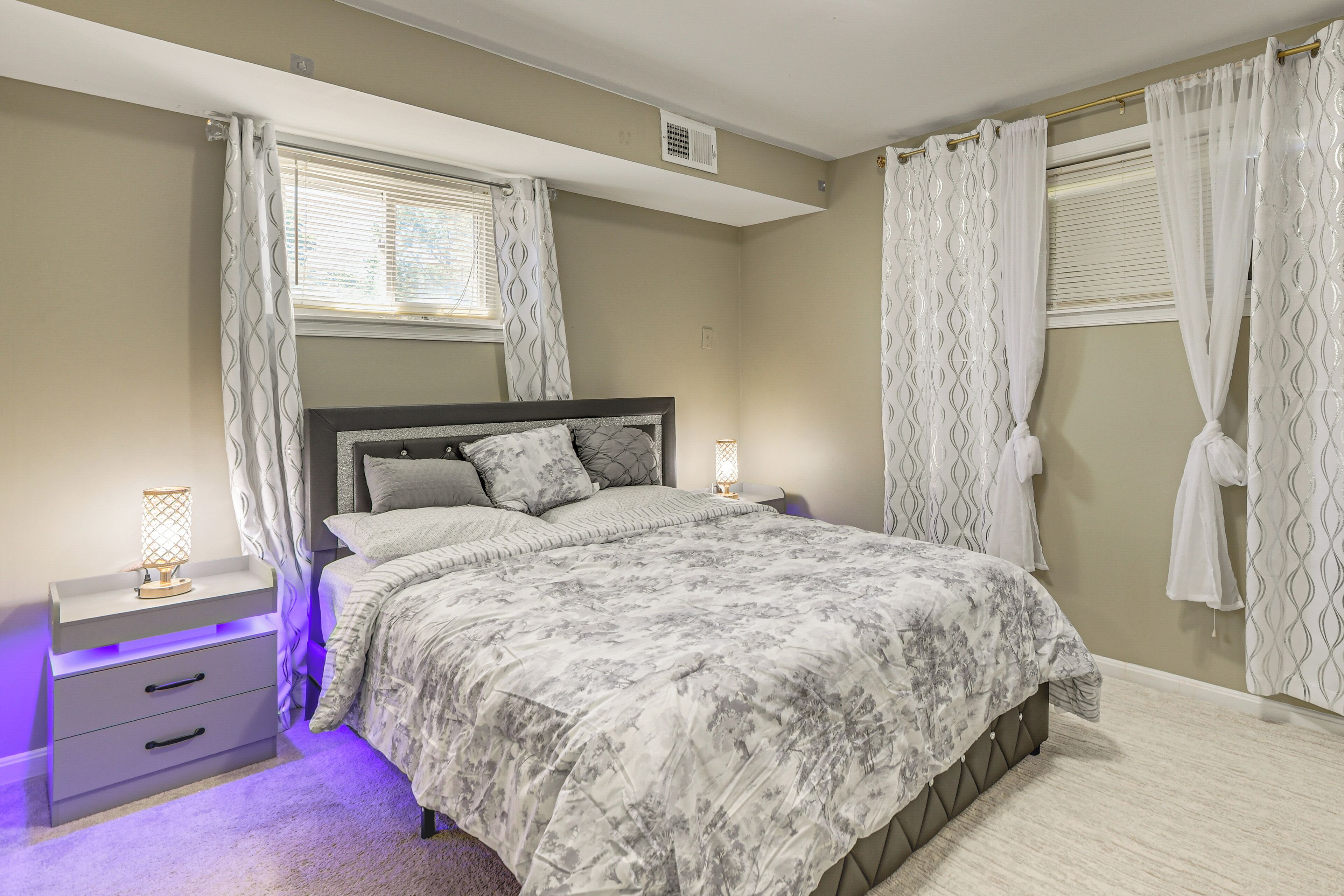 1 bedroom, iron/ironing board, internet, bed sheets