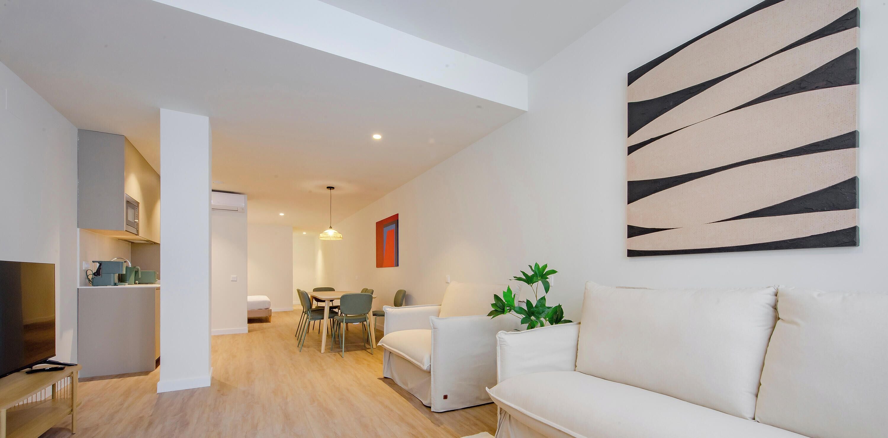 Superior Apartment, 4 Bedrooms | Living area