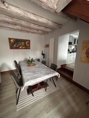 Dining - Vrbo Property (Déols)