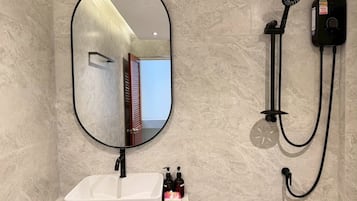 Superior Apartment | Bathroom