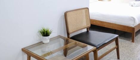 Espacio para trabajar con laptop y wifi gratis
