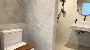 Superior Apartment | Bathroom