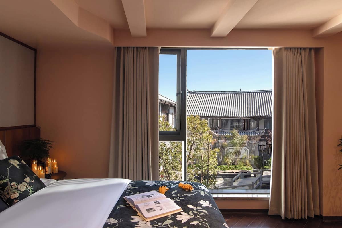 Superior Suite, Courtyard View