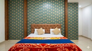 Standard Room, Balcony - The Ghat Side home stay (Varanasi)