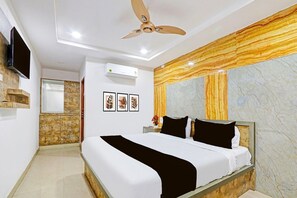 Room - Collection O Warangal Railway Station (Warangal)