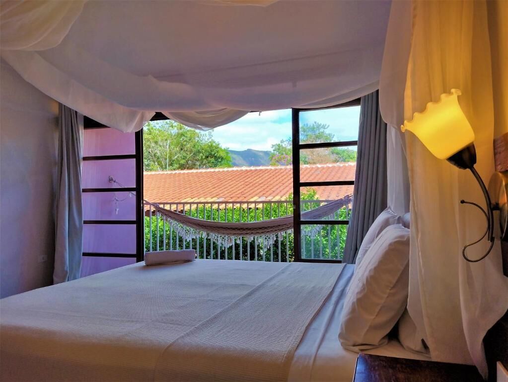 Ropa de cama de alta calidad y tabla de planchar con plancha 