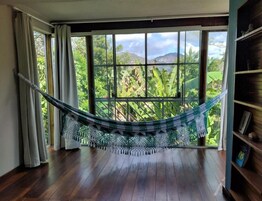 Romantic House | Premium bedding, free WiFi, bed sheets
