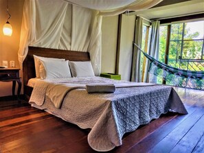 Ropa de cama de alta calidad y tabla de planchar con plancha 