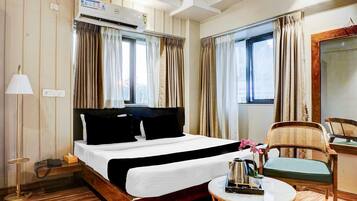 1 bedroom, desk, free WiFi, bed sheets