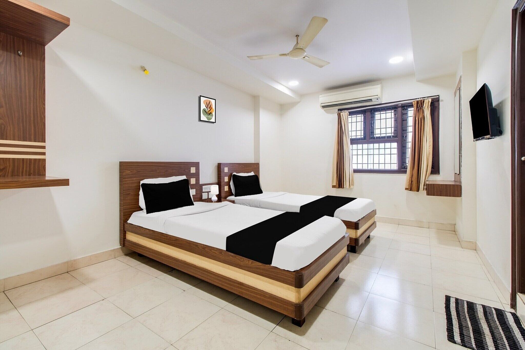 1 habitación, escritorio y ropa de cama 