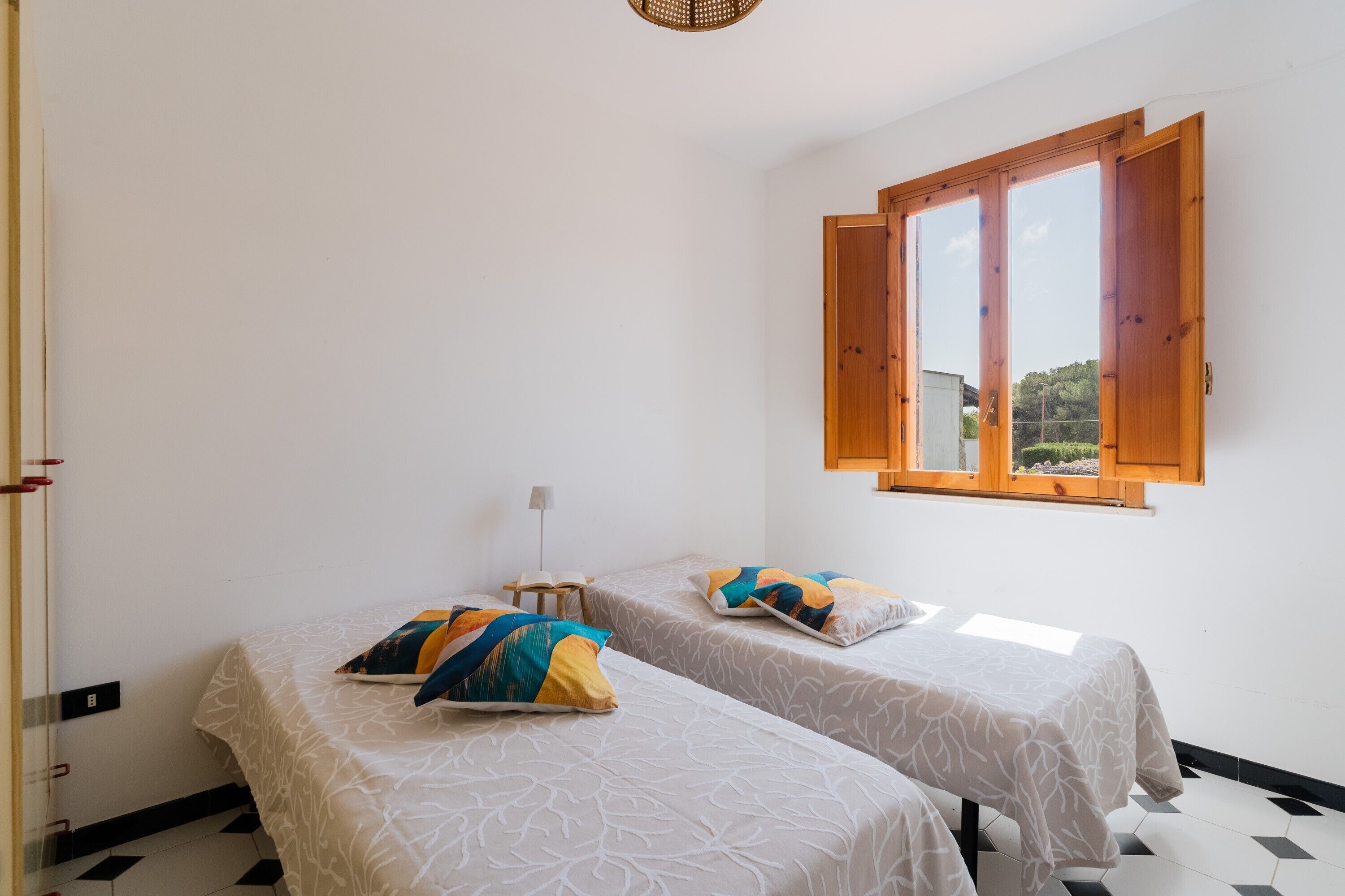2 chambres, fer et planche à repasser, Wi-Fi, draps fournis