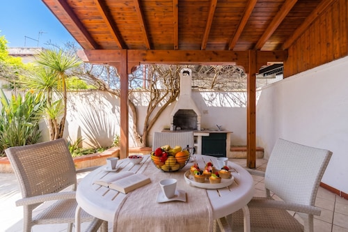 Villa Nina in Torre dell'Orso with Private Terrace, Wi-Fi, AC and Barbecue