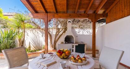 Villa Nina in Torre dell'Orso with Private Terrace, Wi-Fi, AC and Barbecue