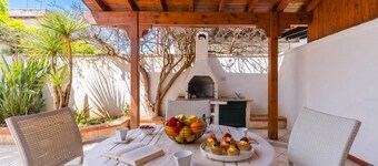 Villa Nina à Torre dell'Orso avec terrasse privée, Wi-Fi, climatisation et barbecue