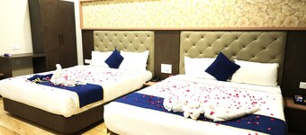Hotel Aaradhya inn = 阿拉迪亞酒店  